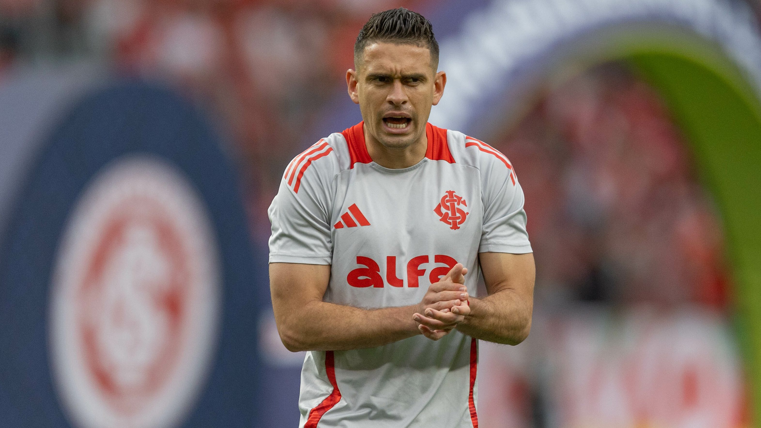 Rafael Borré jogador do Internacional durante partida contra o Gremio no estadio Beira-Rio pelo campeonato Brasileiro A 2025. Foto: Liamara Polli/AGIF